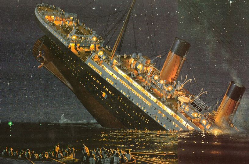 Titanic-sinks